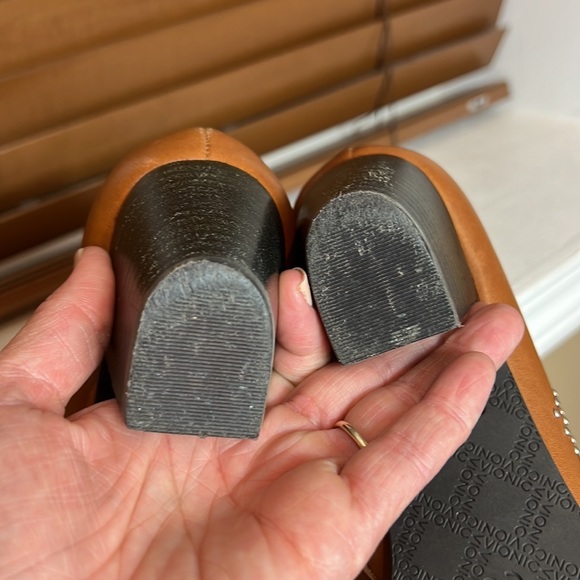 • VIONIC • Leather Boots • Size 8.5 • Gently Worn! - Picture 14 of 15